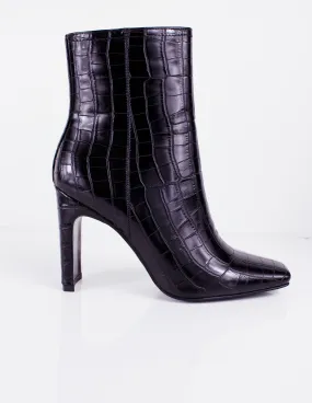  Lace-Up Leather Performance Ankle Boots