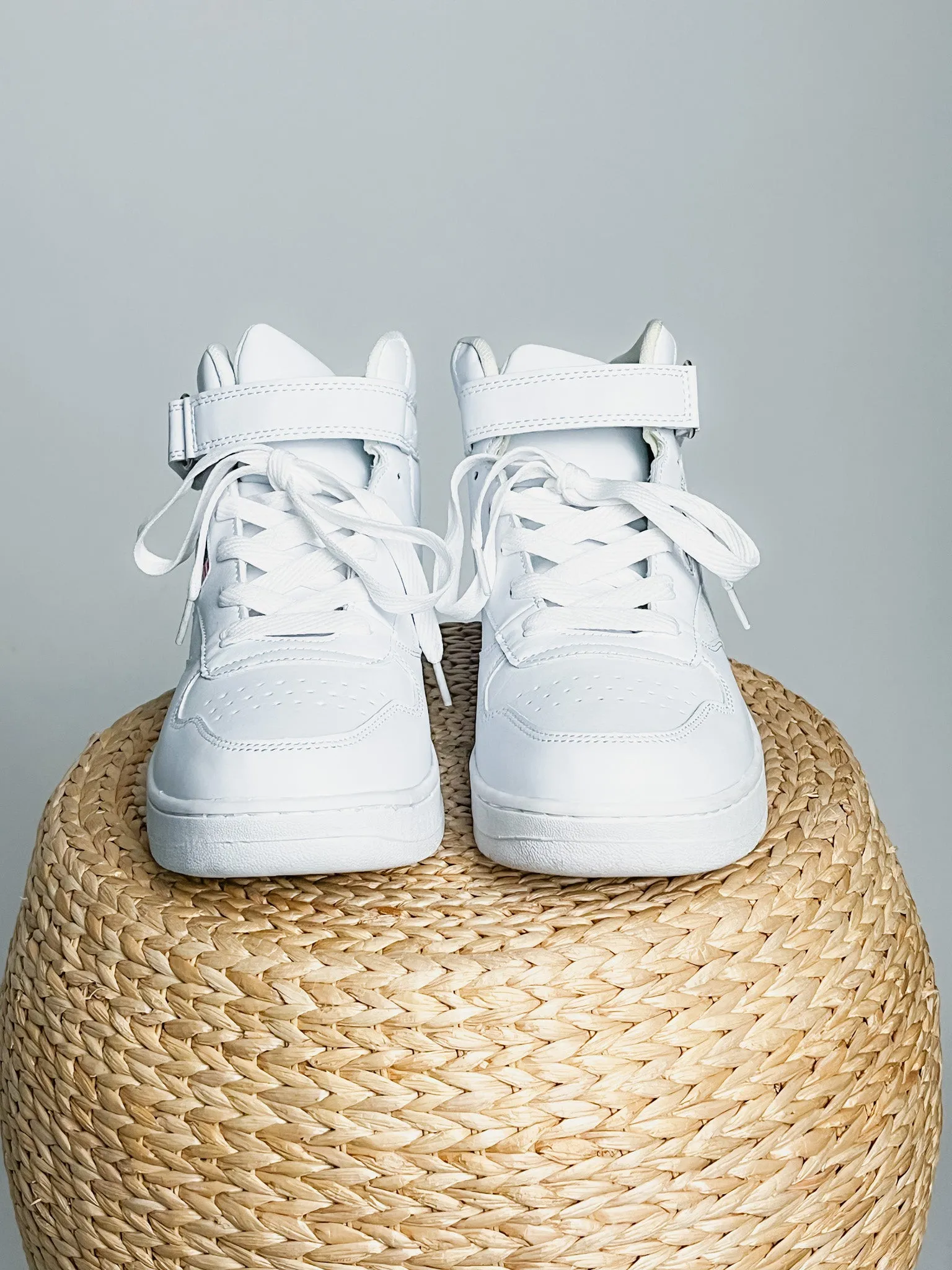 High top sneaker white
